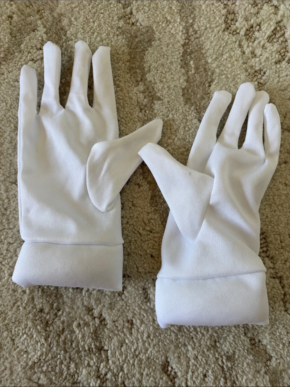 Mario!! Size 7/8!! Costume WITH Gloves AND Hat!!